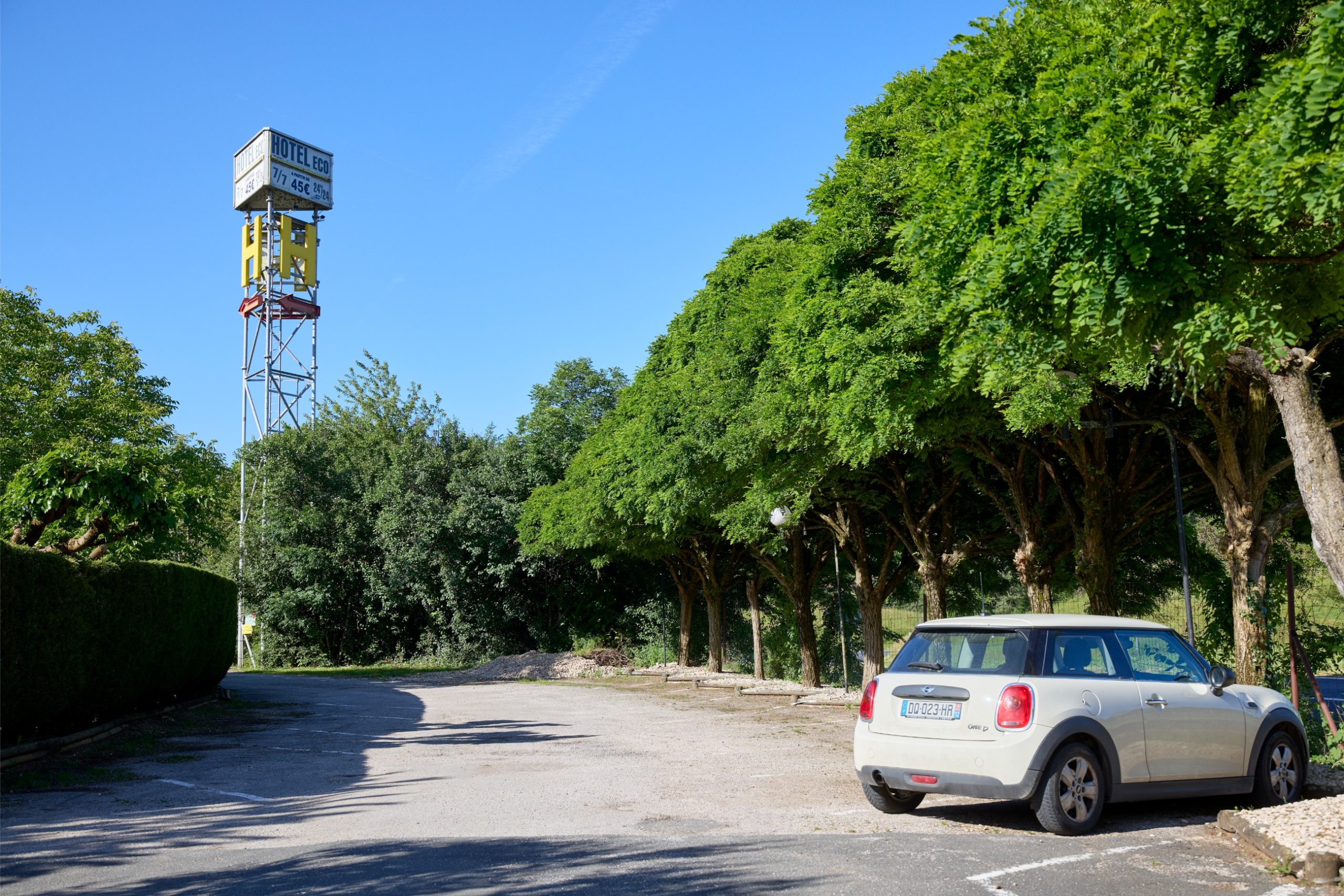Enseigne - 0167 hotel eco banassac A75